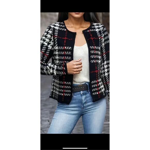 Two piece plaid open front jacket, casual contrast, trim. Pull on skirt with str - Picture 12 of 16